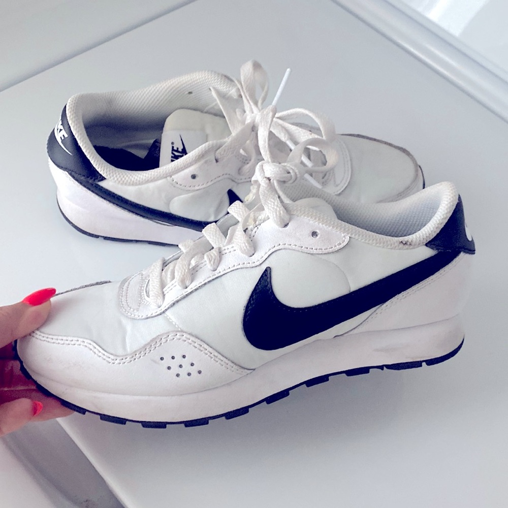 Girls Nikes